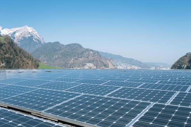 Sobald 80 Prozent einer Fotovoltaikanlage vorfinanziert sind, beginnt EWN mit dem Bau.