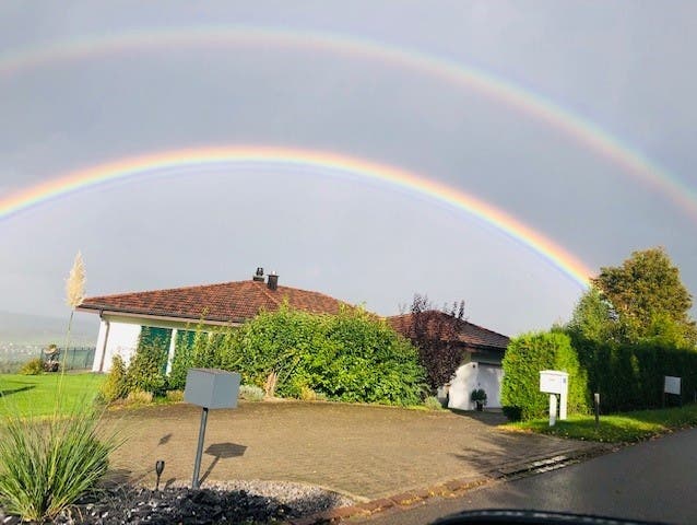 Leserin Nadine Brändle hat den Regenbogen von Tuttwil aus fotografiert.