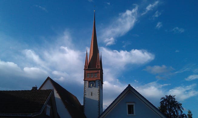 Der Kirchenturm der reformierten Kirche Degersheim. 