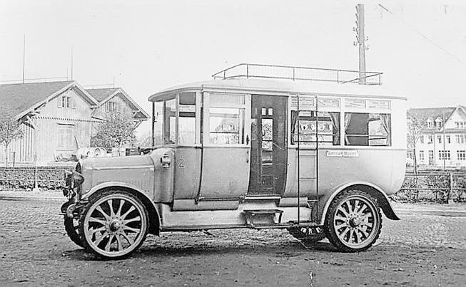 Der erste Saurer-Autobus der Autokurse A.-M.-B. (Amriswil-Muolen-Bischofszell) – heute Bus Oberthurgau – aus dem Jahr 1921.