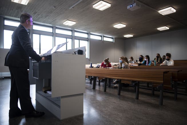 Studierende durften bereits Ende April zurückkehren, nun öffnet die Uni St.Gallen die Hörsäle auch wieder für die Öffentlichkeit.