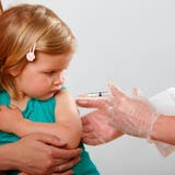 Im Säugling- und Kindesalter stehen einige Impfungen an. (Bild: Getty)