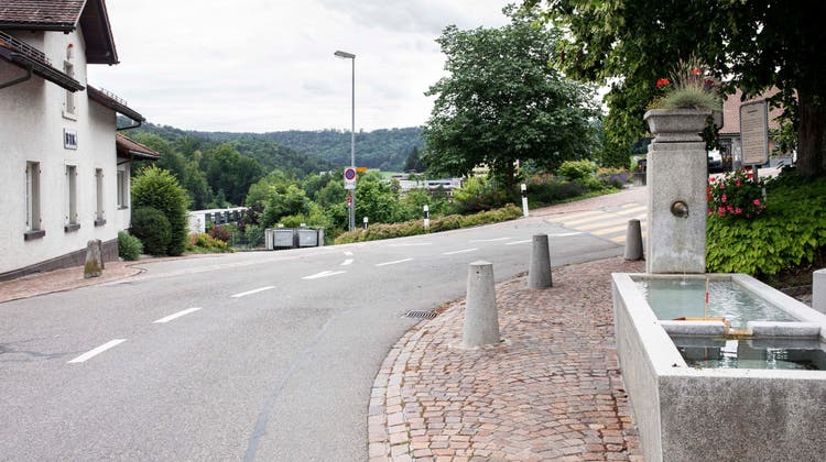Die Verzweigung Industriestrasse/Baltenschwilerstrasse befindet sich in Bergdietikon. (Britta Gut)