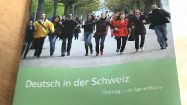 Obwohl eine Kosovarin seit Jahren keine Anstalten macht, Deutsch zu lernen, darf sie in der Schweiz bleiben.