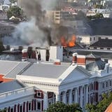 Grossbrand im Parlament von Südafrika ausgebrochen
