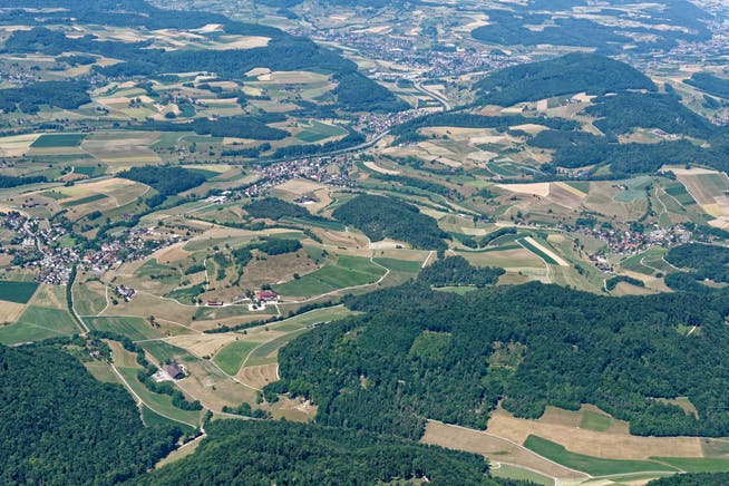 Mit Effingen (ganz links), Elfingen und Bözen, die zusammen mit Hornussen die neue Gemeinde Böztal bilden, ist der Bezirk Laufenburg um gut 1700 Personen gewachsen.