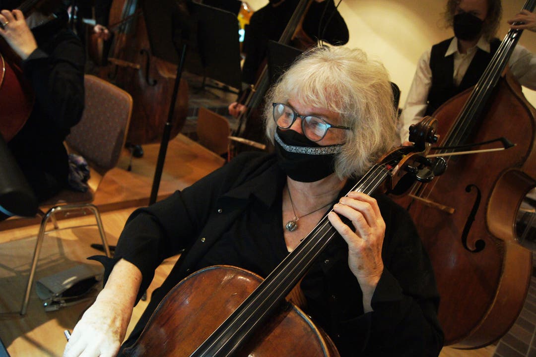 Cellistin Heidi Fausch.