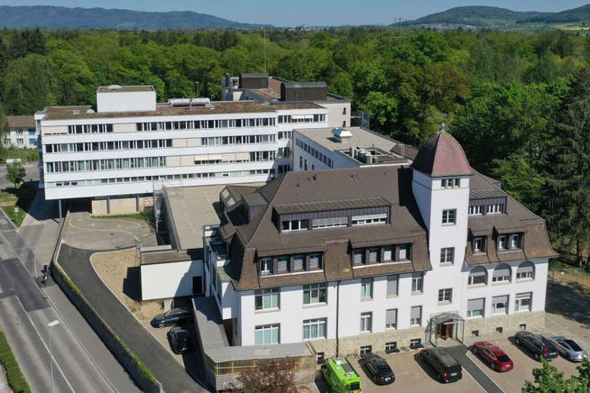 Für die ambulanten Sprechstunden im Spital in Rheinfelden soll ein Gebäudetrakt aufgestockt werden.