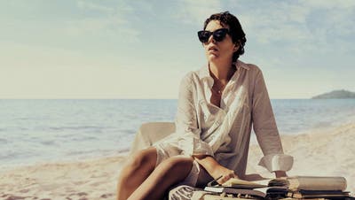Frau im Dunkeln von Elena Ferrante verfilmt auf Netflix mit Olivia Colman (Netflix)