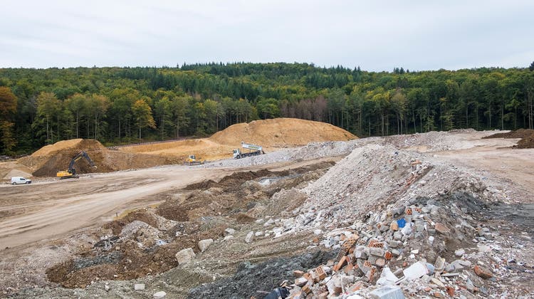 Wegen Dumpingpreisen ist die Deponie Höli in Liestal in Rekordzeit aufgefüllt worden. Das soll sich im Baselbiet nicht wiederholen. (Bild: Kenneth Nars)