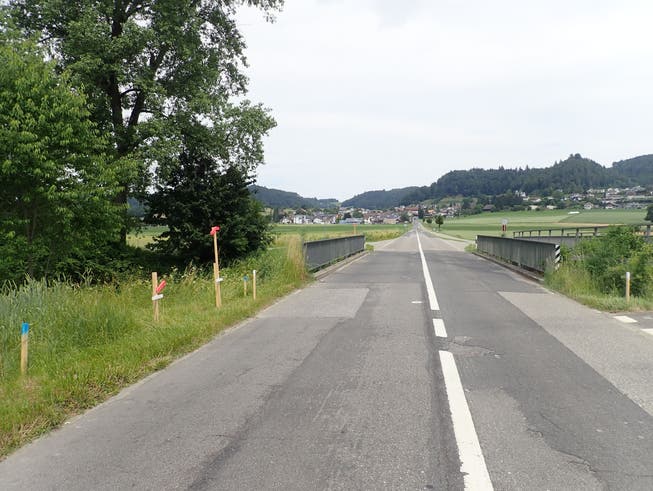 Auf der Hauptstrasse, gleich nach der Einfahrt auf Attelwiler Dorfgebiet von Moosleerau herkommend, war die 5G-Antenne ursprünglich geplant.