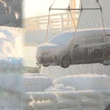 Tiefgefrorene Autos: Fahrzeuge werden auf japanischem Frachter zu Eisskulpturen