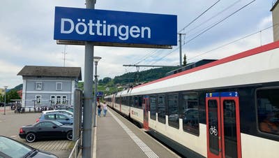 Elf Elektrovelos sind am Bahnhof in Döttingen im Jahr 2021 gestohlen gemeldet worden. (Philipp Zimmermann)