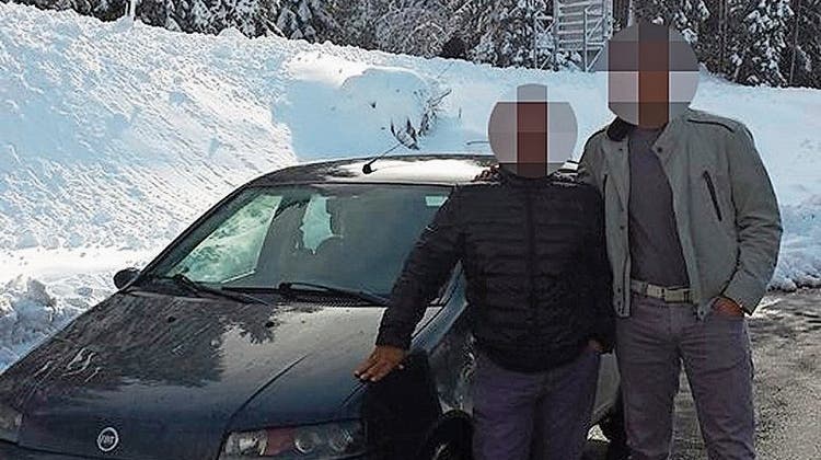 Mutmassliche Mafiosi im Schnee; rechts der Sohn des Bosses Giuseppe Larosa in einer Aufnahme von 2013. (Quelle: Facebook)