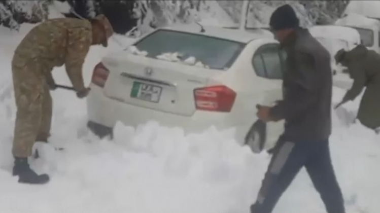 Eisige Todesfalle: Mindestens 22 Tote nach Schneefall in Pakistan