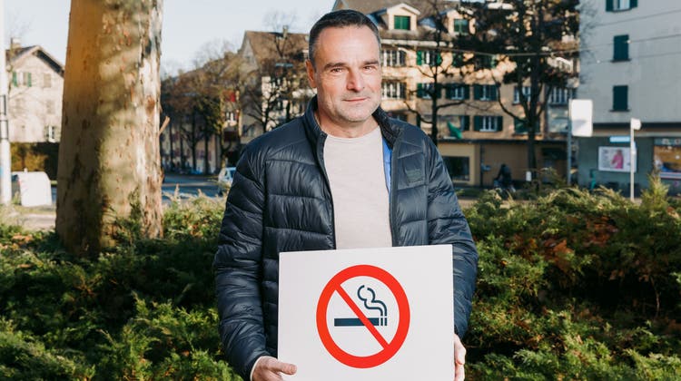 Medienprofi und Überzeugungstäter: Ruedi Löffel vor seinem Büro in Bern (10. Januar). (Bild: Valentin Hehli)