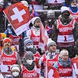 Trotz Coronavirus herrschte Partylaune: Fans am Weltcup-Slalom in Adelboden am 9. Januar. (Anthony Anex / KEYSTONE)