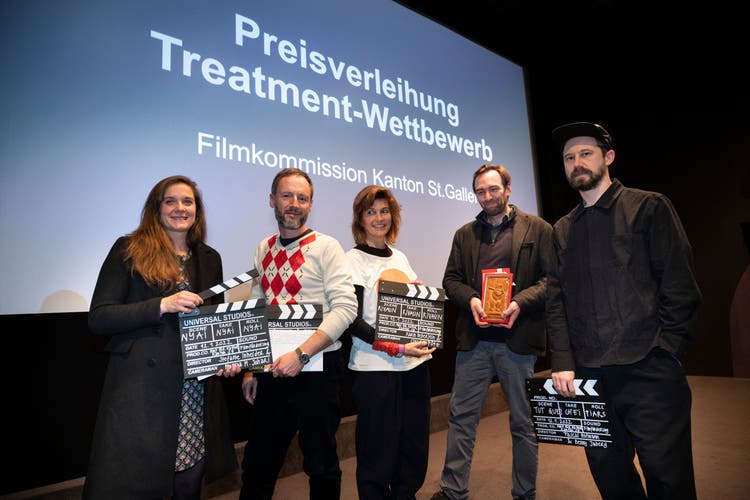 Das sind die Gewinnerinnen und Gewinner des St.Galler Treatment-Wettbewerbs: Stefanie Inhelder, Giancarlo Moos, Karin Heberlein, Pascal Hofmann Benny Jaberg.