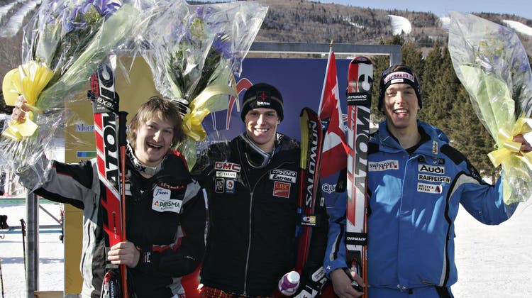 Carlo Janka (rechts) gewinnt im März 2006 bei der Juniorenweltmeisterschaft in Quebec (Kanada) die Bronzemedaille im Riesenslalom. (AP CP)