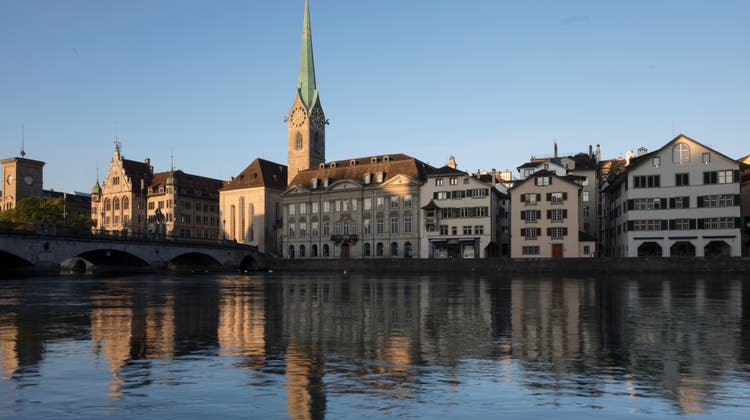 In der grössten Tourismusgemeinde der Schweiz, der Stadt Zürich, dürfen Läden sonntags nicht öffnen. Das soll sich ändern. (Symbolbild) (Keystone)