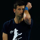 Alex Hawke entzog Novak Djokovic am Freitagabend erneut das Visum. (Mick Tsikas / AP)