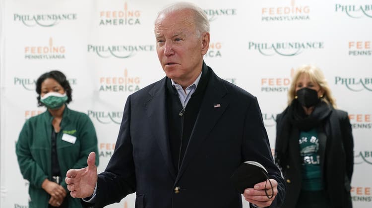 Bei einem Besuch in Philadelphia verurteilte Präsident Joe Biden verurteilte die Geiselnahme in Texas. (Keystone)