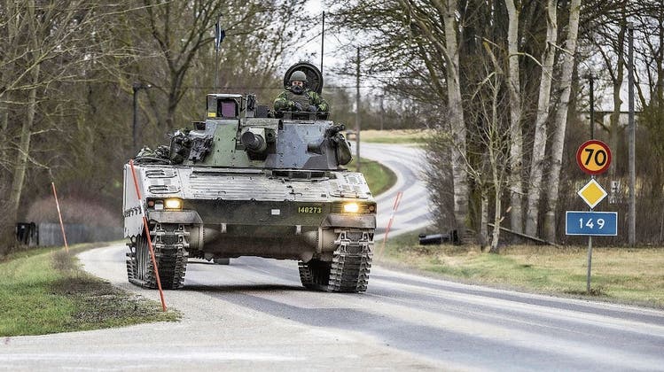 Wegen Putins Truppenaufmarsch: Schweden schickt Panzer und Soldaten nach Gotland