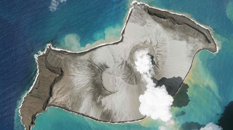 Am Samstag brach im Pazifik der Unterwasser-Vulkan Hunga-Tonga-Hunga-Ha’apai aus. (Planet Labs Pbc / AP)