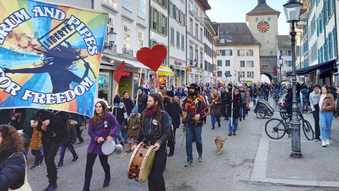 Die Demonstrierenden zogen durch die Solothurner Altstadt. (Raphael Karpf)