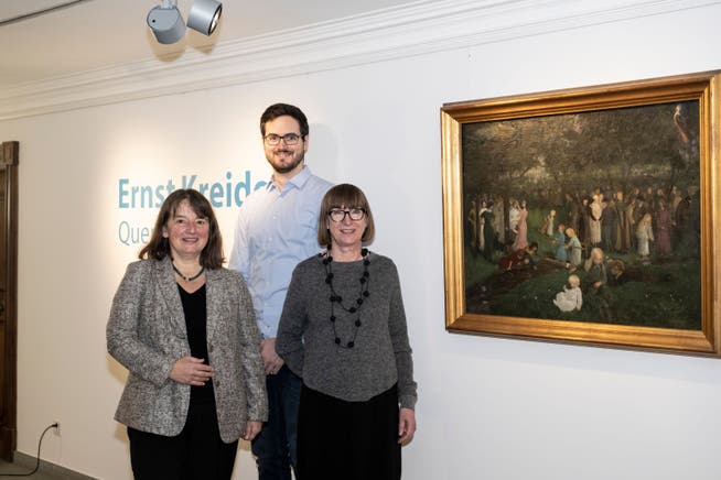 Yvonne Istas und Laurent Schmidt vom Museum Rosenegg mit Barbara Stark, Präsidentin des Vereins Ernst Kreidolf und Leiterin der Wessenberg-Galerie in Konstanz.