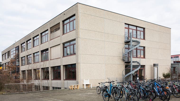 Das Schulhaus Ost in Suhr. (Britta Gut (19.2.2021))