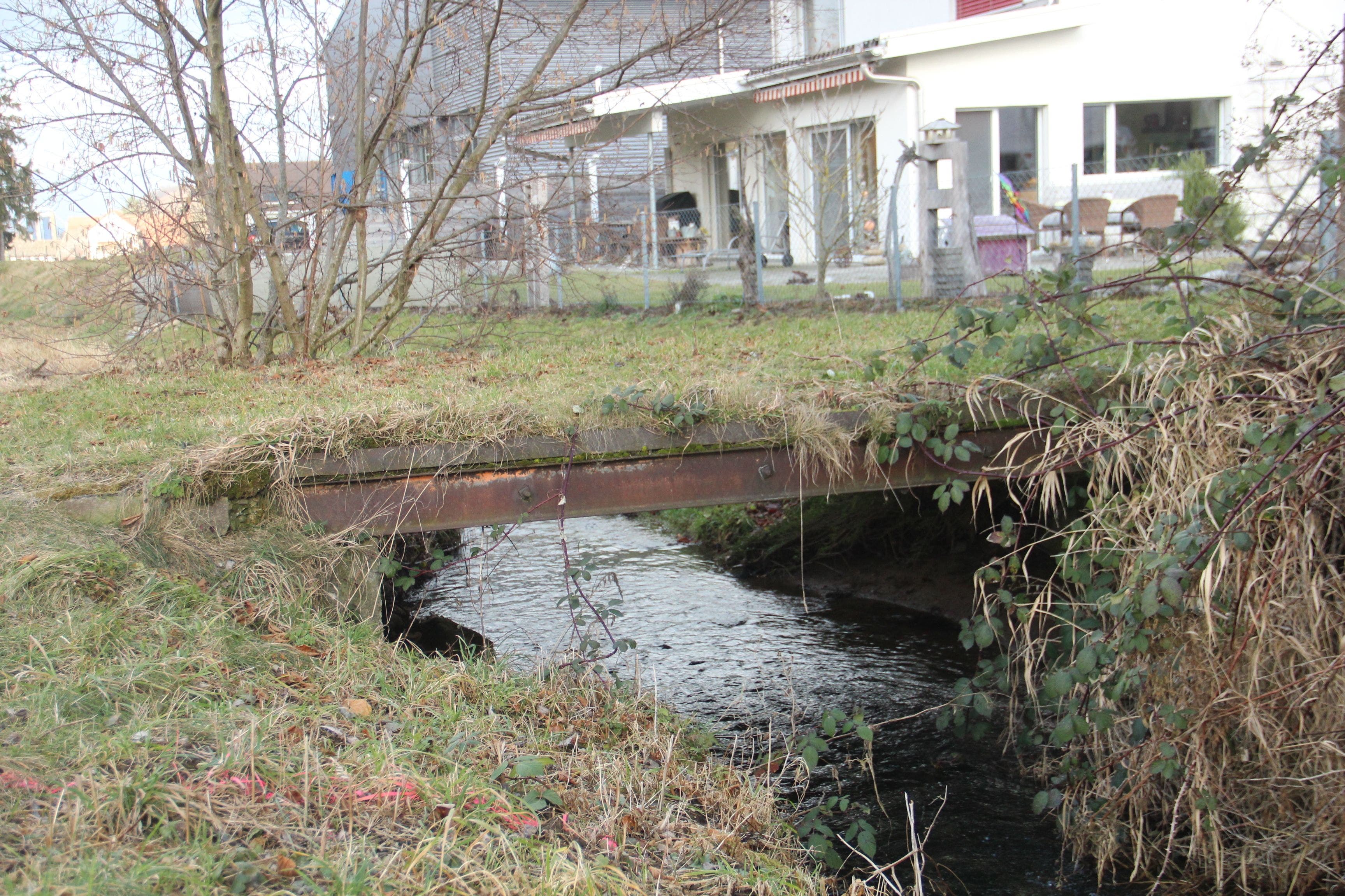 Die Gemeinde Sarmenstorf saniert acht Brücken über den Erusbach und den Mooskanal. Eine Auswahl.