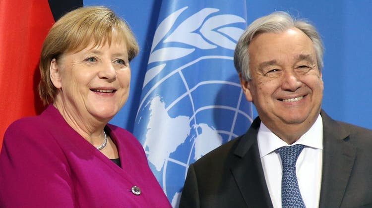 Bundeskanzlerin Angela Merkel (CDU) und Antonio Guterres, Generalsekretär der Vereinten Nationen, trafen sich zuletzt im November 2019 in Berlin zu einem offiziellen Treffen. (Wolfgang Kumm / dpa/26.11.2019)