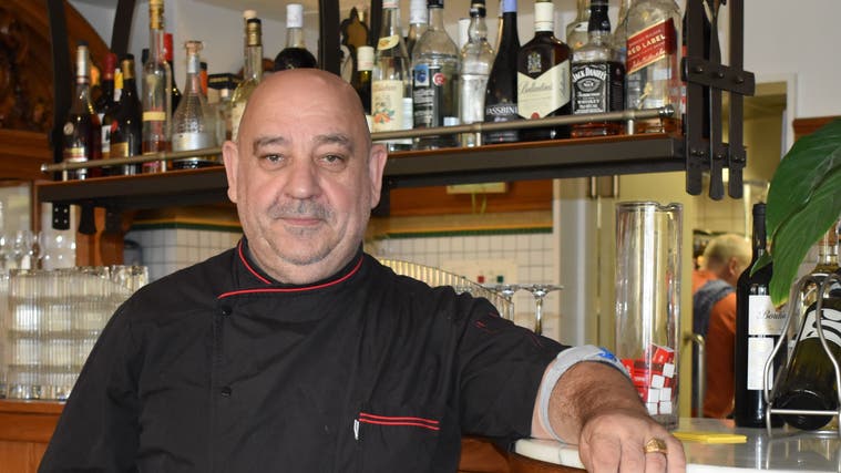 Fernando Mato ist Wirt des Restaurants Rössli in Rheinfelden. Sein Lokal ist derzeit wegen Personalmangels geschlossen. (Nadine Böni (1. Juli 2021))