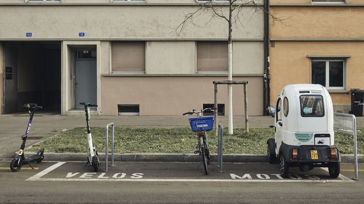 «Basel unterwegs – klimafreundlich ans Ziel» heisst die neue Mobilitätsstrategie von Basel-Stadt um bis 2050 vollständig auf umweltfreundlichen Verkehr umzustellen. (Roland Schmid)