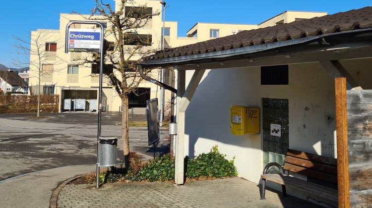 Die Bushaltestelle «Chrüzweg» in Staufen wird verlegt. (Eva Wanner)