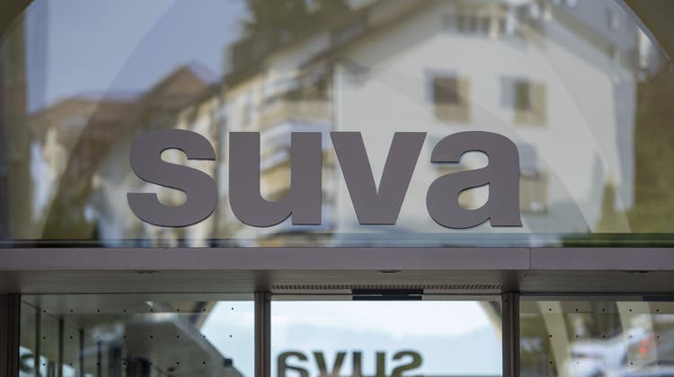 Die Suva soll auch künftig nicht der Finanzaufsicht der Finanzkontrolle unterstehen. (Keystone)