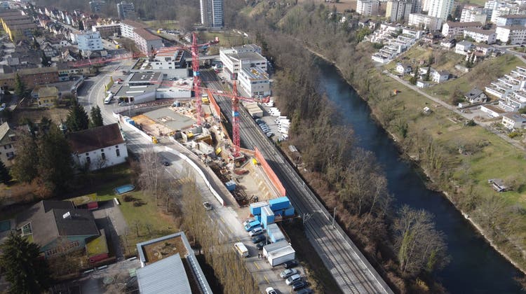 Blick auf das Quartier Kappelerhof in Baden, wo derzeit die neue «Kappi»-Überbauung entsteht. Auch auf der gegenüberliegenden Seite der Bruggerstrasse soll bald gebaut werden. (Bild: zvg (13.10.2021))