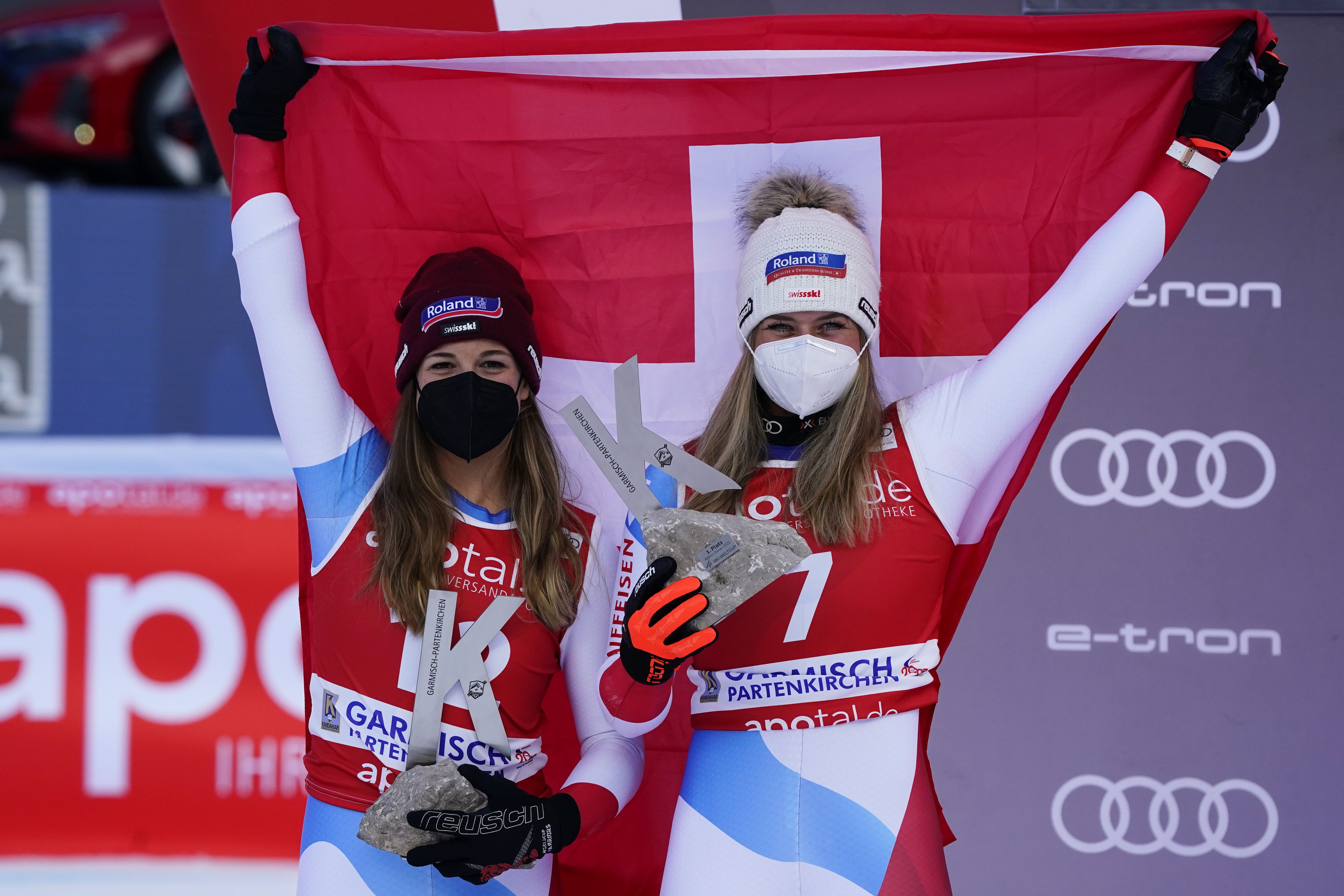 Schweizer Doppelsieg: Corinne Suter Und Jasmine Flury Brillieren.