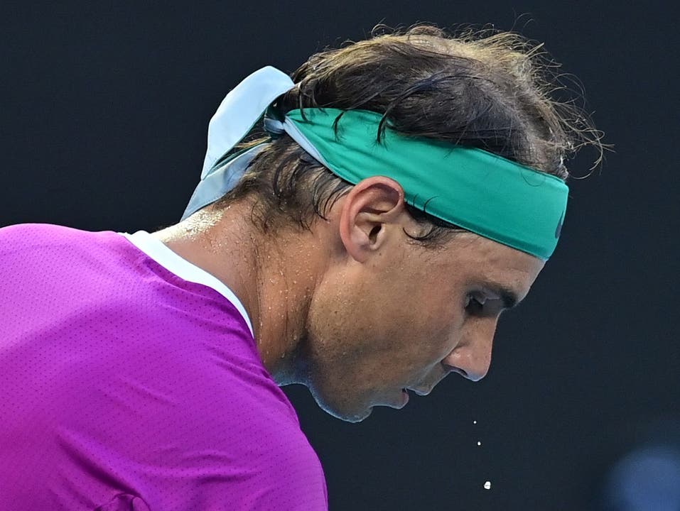 Rafael Nadal seinerseits schwitzt sehr stark.