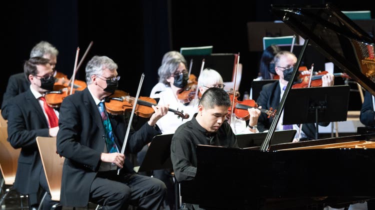 Pianist  Jung Hu während des Jubiläumskonzertes. (Bild: Boris Bürgisser (Emmen, 30. Januar 2022))