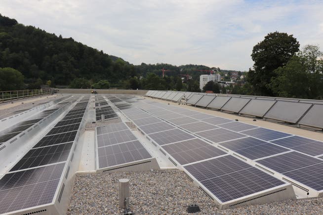 Eine Photovoltaik-Anlage in Baden: Wer auf grüne Energie setzt, wird von der Stadt entschädigt. 