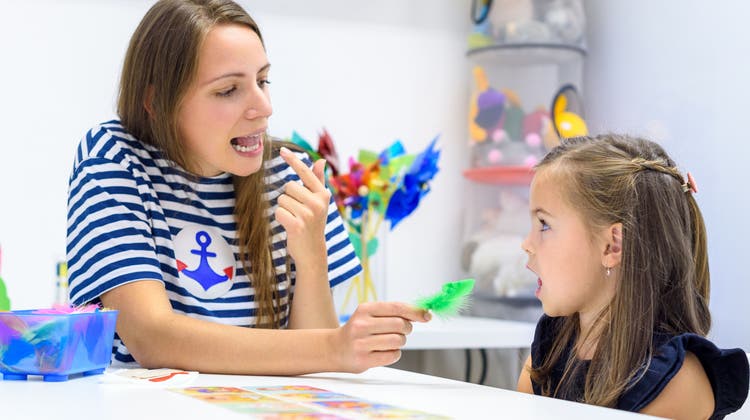 Logopädinnen helfen Kindern mit sprachlichen Schwierigkeiten. Es gibt zu wenige von ihnen. (Andreaobzerova/iStockphoto)