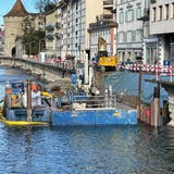 Die Arbeiten an der abgerutschten Ufermauer am St.Karliquai in Luzern. (Bild: Kanton Luzern)