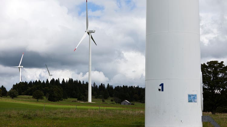 Befürwortet werden die erneuerbaren Energien vor allem in den Städten – gebaut werden die Anlagen aber oft in der ländlischen Schweiz. (Symbolbild) (Keystone)