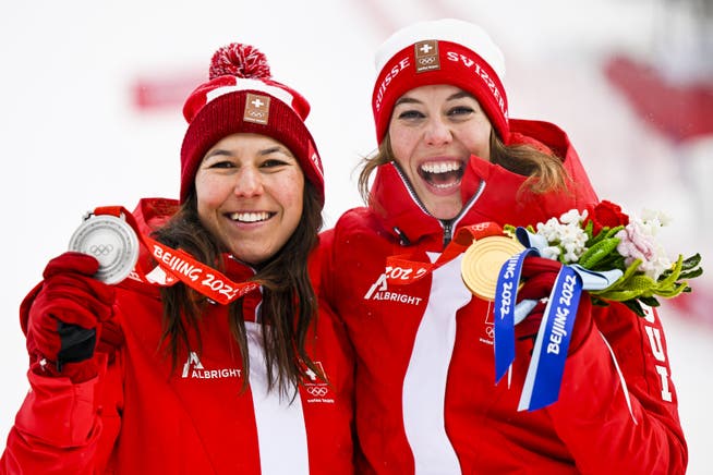 Erfolgreiche Schweizerinnen: Michelle Gisin (r.) gewinnt Gold, Wendy Holdener Silber.