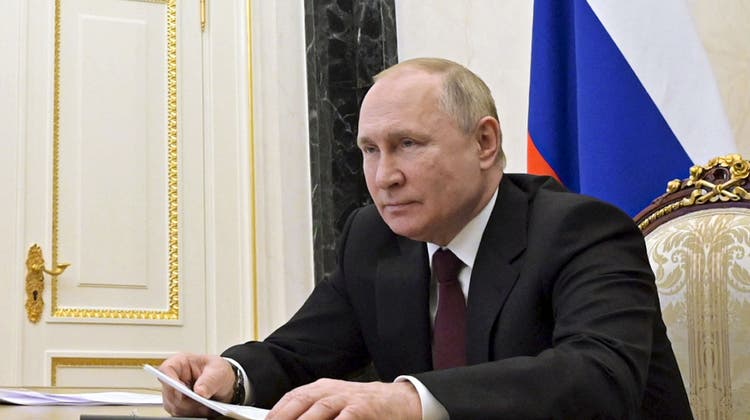 Ein Nervenspiel um die Ukraine: Russlands Präsident Wladimir Putin vor dem Sicherheitsrat in Moskau. (Alexei Nikolsky / AP)
