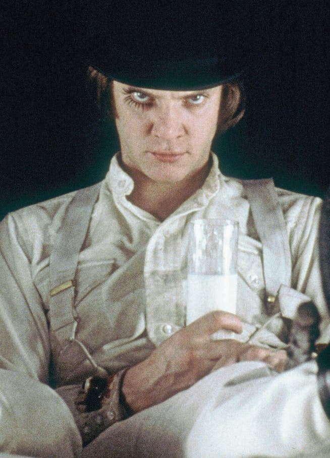 Düsterer Freak mit kultigen Wimpern: Malcolm McDowell als Gangchef Alex DeLarge.