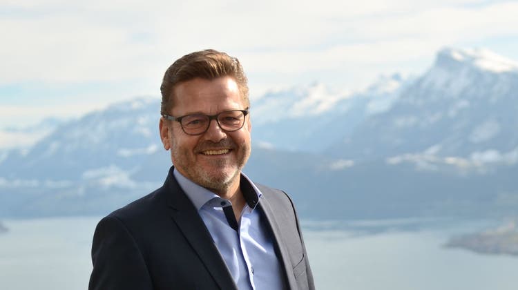 Regierungsratskandidat Peter Truttmann oberhalb von Ennetbürgen (Urs Hanhart / Nidwaldner Zeitung)