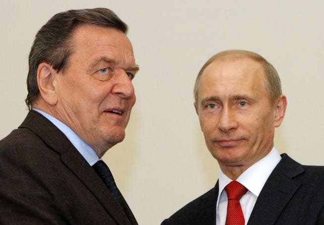 Einträgliche Freundschaft: Gerhard Schröder und Wladimir Putin. 